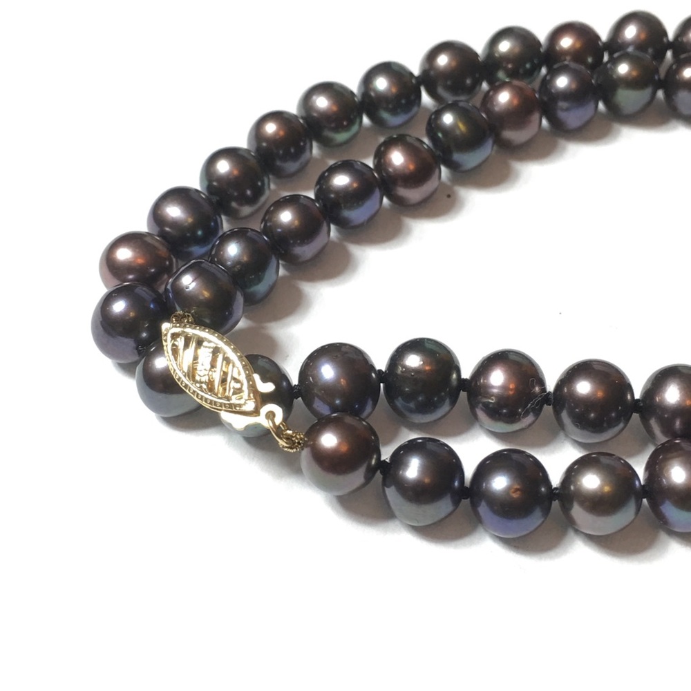BLACK PEARL NECKLACE